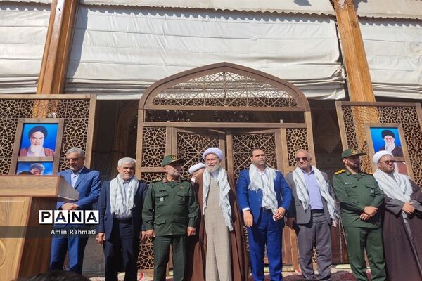 امضای‌ نامه به نوجوانان فلسطینی توسط دانش‌آموزان شیرازی در یادواره شهدای دانش‌آموز