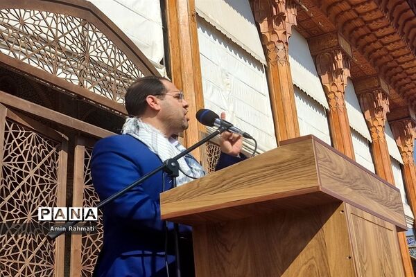 امضای‌ نامه به نوجوانان فلسطینی توسط دانش‌آموزان شیرازی در یادواره شهدای دانش‌آموز