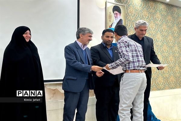 آیین تجلیل از برترین‌های جشنواره خوارزمی در شهرستان کاشمر