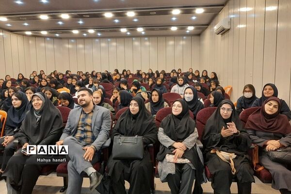 برگزاری کارگاه هدایت تحصیلی در دبیرستان آزاده رودهن