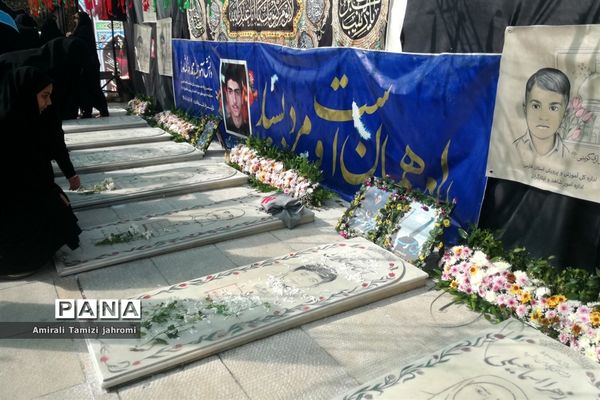 دانش‌آموزان با شهدای دانش‌آموز یک دل شدند