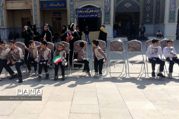 دانش‌آموزان با شهدای دانش‌آموز یک دل شدند