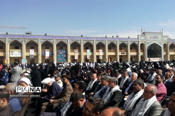 دانش‌آموزان با شهدای دانش‌آموز یک دل شدند