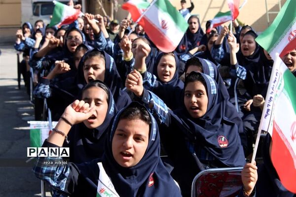 زنگ استکبار ستیزی در آموزشگاه فرزانگان ناحیه یک بهارستان