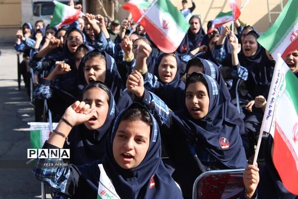 زنگ استکبار ستیزی در آموزشگاه فرزانگان ناحیه یک بهارستان