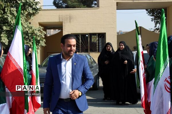 زنگ استکبار ستیزی در آموزشگاه فرزانگان ناحیه یک بهارستان