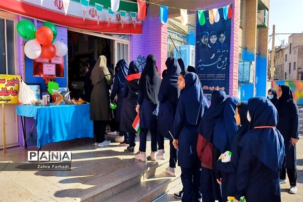دهه دانش‌آموز فرصتی برای برپایی جشن‌های مختلف در مدارس