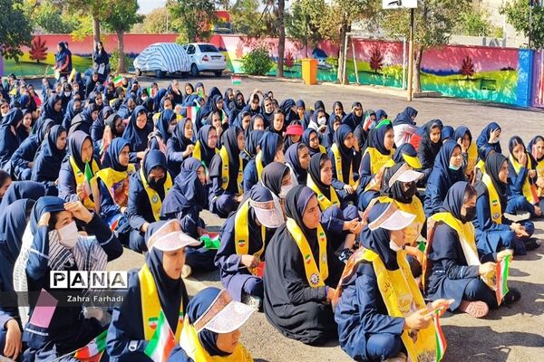 دهه دانش‌آموز فرصتی برای برپایی جشن‌های مختلف در مدارس