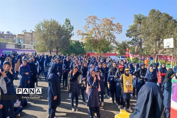 دهه دانش‌آموز فرصتی برای برپایی جشن‌های مختلف در مدارس
