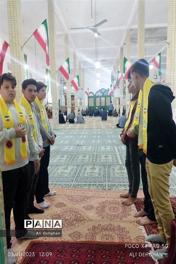 حضور اعضای سازمان دانش‌آموزی جعفریه و دستجرد در نماز جمعه