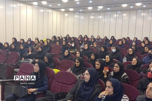 نشست جهاد تبیین بسیج فرهنگیان آموزش و پرورش رودهن