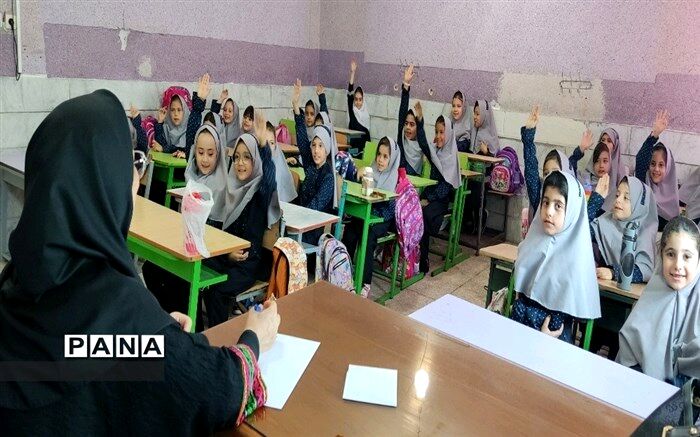 معلم باید لبریز از عشق و علاقه باشد