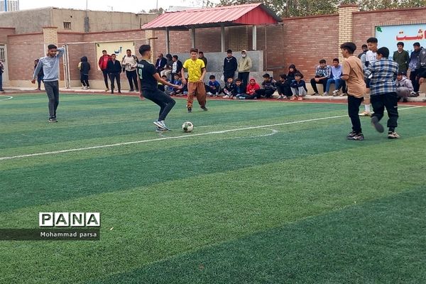 برگزاری مسابقه دانش‌آموزی در دبیرستان شهید طباطبایی جوادآباد