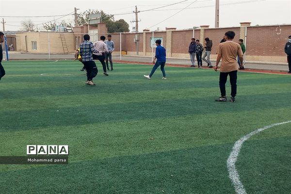 برگزاری مسابقه دانش‌آموزی در دبیرستان شهید طباطبایی جوادآباد