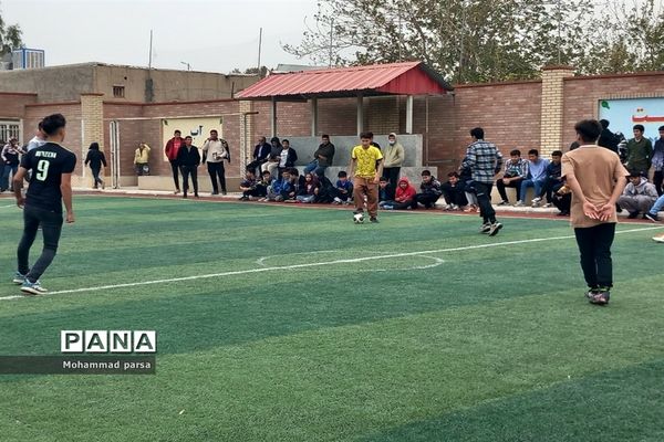 برگزاری مسابقه دانش‌آموزی در دبیرستان شهید طباطبایی جوادآباد