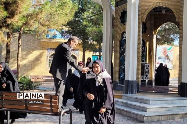 اعزام نخستین کاروان راهیان نور دانش‌آموزی قم به مناطق عملیاتی جنوب