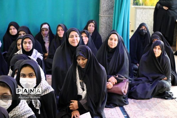 اعزام نخستین کاروان راهیان نور دانش‌آموزی قم به مناطق عملیاتی جنوب