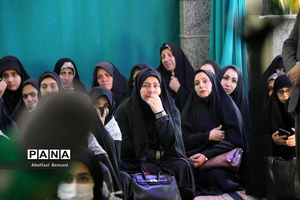 اعزام نخستین کاروان راهیان نور دانش‌آموزی قم به مناطق عملیاتی جنوب