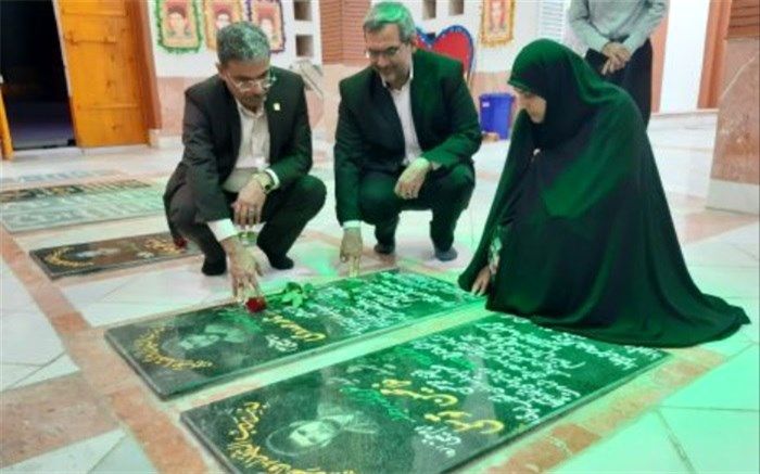 قبور مطهر سرداران شهید نادر مهدوی و غلامحسین توسلی، عطرافشانی شد