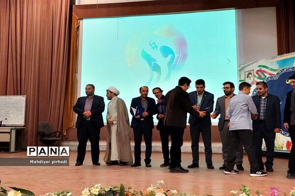 همایش تجلیل از برگزیدگان جشنواره‌‌ فرهنگی و هنری استان مرکزی