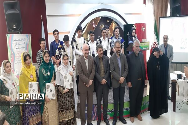کسب ۴ رتبه کشوری رهاورد دانش‌آموزان خوزستانی در ششمین کارسوق ملی ژنتیک