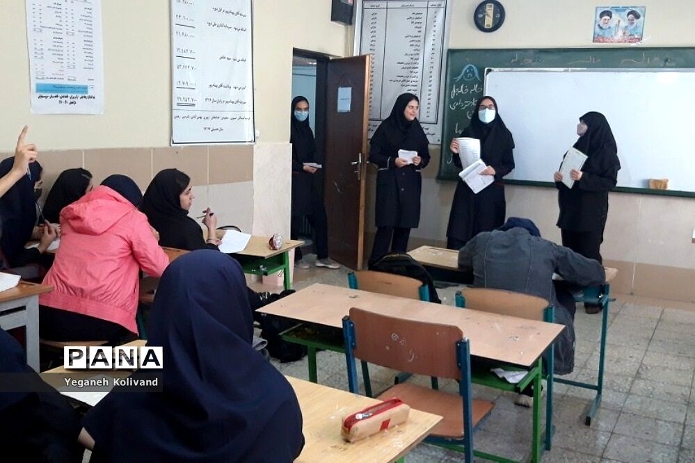 برگزاری انتخابات شهردار مدرسه با هدف افزایش مشارکت پذیری و کسب تجربه دانش‌آموزان در مدرسه حدیث کساء ناحیه یک شهرری