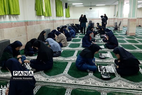 برگزاری مسابقه شطرنج در دبیرستان نشاط بهارستان ۲