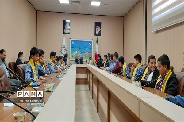 نشست منتخبین سازمان دانش‌آموزی  البرز با مشاور استاندار