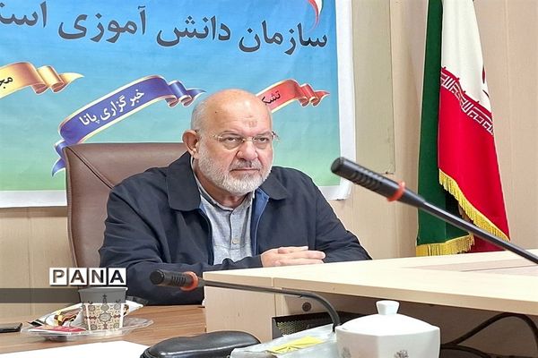 نشست منتخبین سازمان دانش‌آموزی  البرز با مشاور استاندار