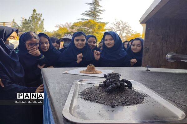 آیین آغاز مسابقات ورزشی دانش‌آموزان سراسر کشور در دبیرستان آرمینه مصلی نژاد
