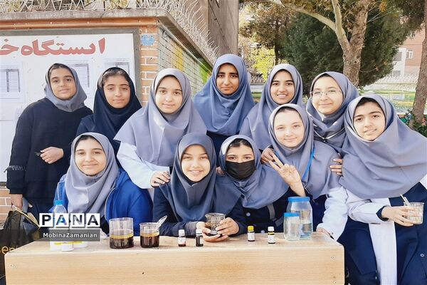 بزرگداشت روز آزمایشگاه در دبیرستان شاهد شهید حمامی