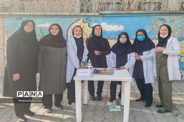 بزرگداشت روز آزمایشگاه در دبیرستان شاهد شهید حمامی