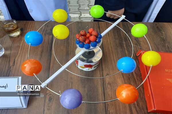 بزرگداشت روز آزمایشگاه در دبیرستان شاهد شهید حمامی