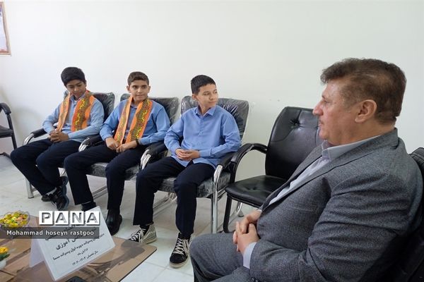 اولین جلسه شورای دانش‌آموزی در دبیرستان سما