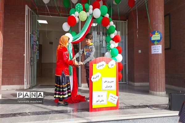 مراسم نمادین هفته ملی مازندران در دبستان سعادت گلوگاه