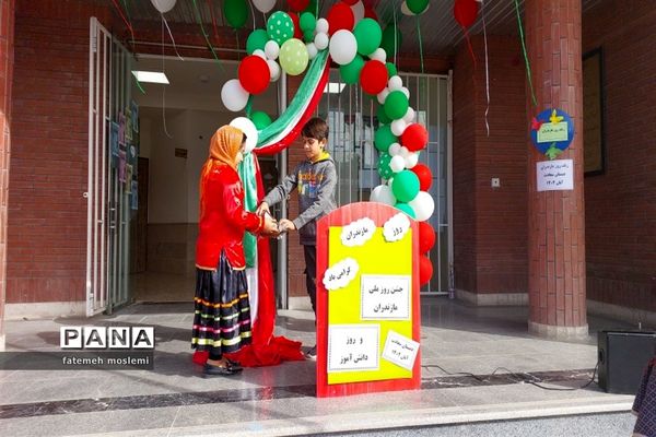 مراسم نمادین هفته ملی مازندران در دبستان سعادت گلوگاه