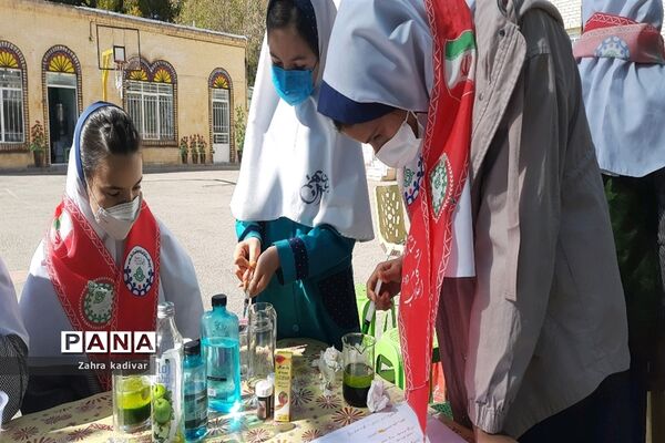 هفته پژوهشی در مدارس شهرستان آباده