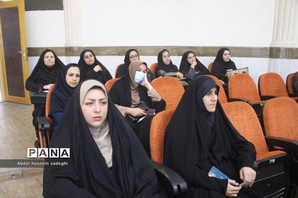 جلسه دانش‌افزایی معاونین و مربیان پرورشی ، مشاوران و مدیران مدارس دولتی و غیردولتی  شهرستان بوشهر