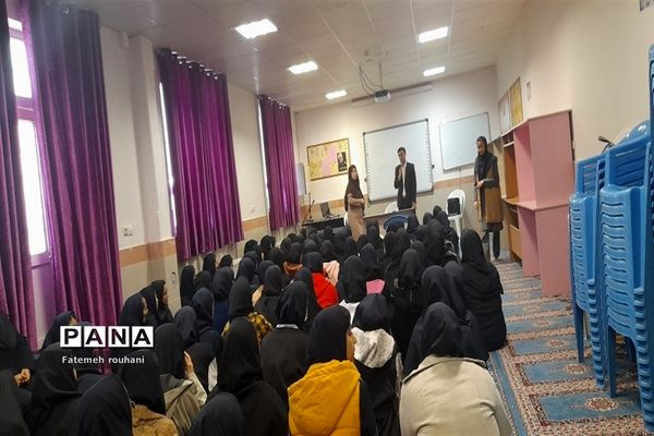 برگزاری کارگاه آمادگی کنکور ویژه پایه دهم شهرستان خلیل‌آباد