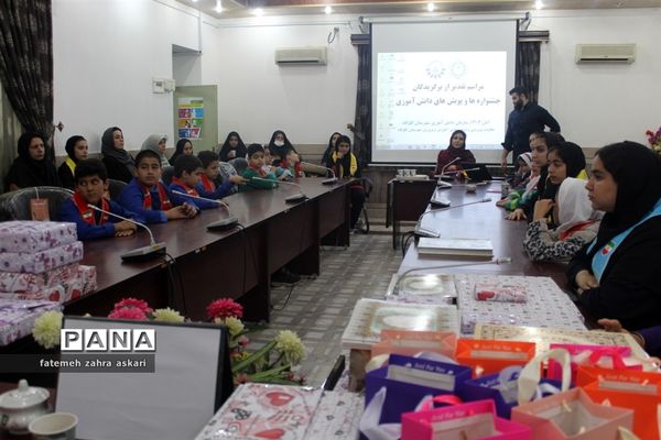 تقدیر از برگزیدگان جشنواره‌ها و پویش‌های سازمان دانش‌آموزی در گلوگاه