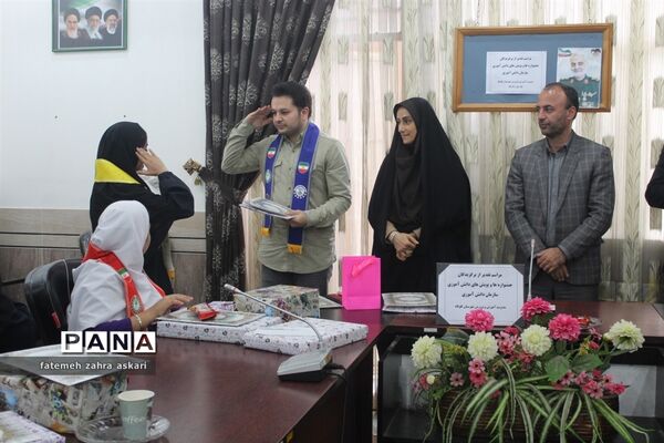 تقدیر از برگزیدگان جشنواره‌ها و پویش‌های سازمان دانش‌آموزی در گلوگاه