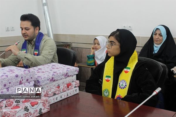 تقدیر از برگزیدگان جشنواره‌ها و پویش‌های سازمان دانش‌آموزی در گلوگاه