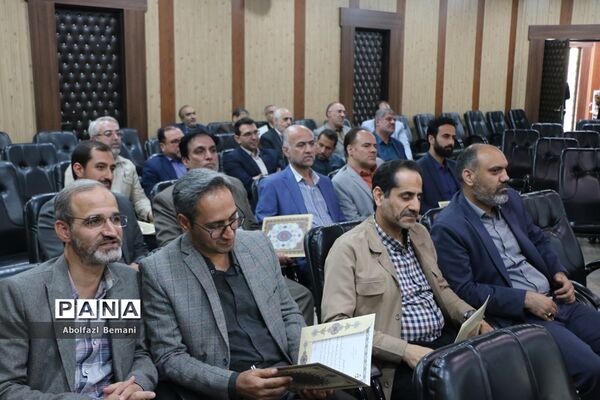 رونمایی از کتاب «اولین برف» در قم