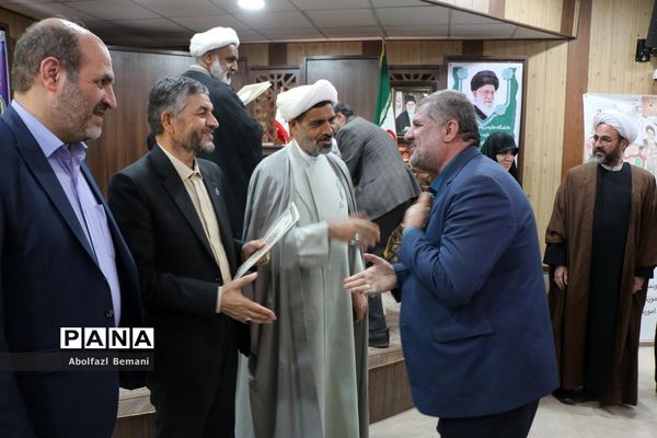 رونمایی از کتاب «اولین برف» در قم