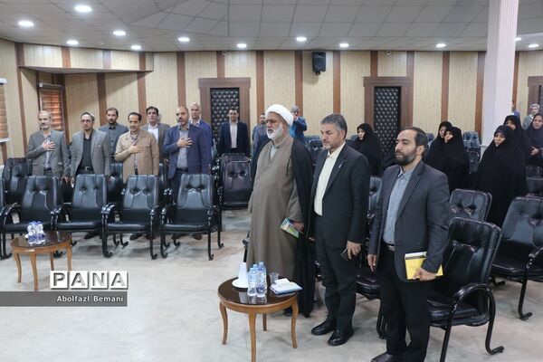 رونمایی از کتاب «اولین برف» در قم
