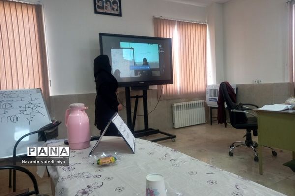 برگزاری کارگاه آموزشی درس فارسی پایه اول ابتدایی در آموزش و پرورش رودهن