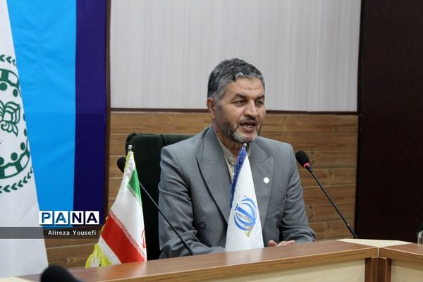 نشست صمیمی فرمانده انتظامی قم با اعضای سازمان دانش‌آموزی