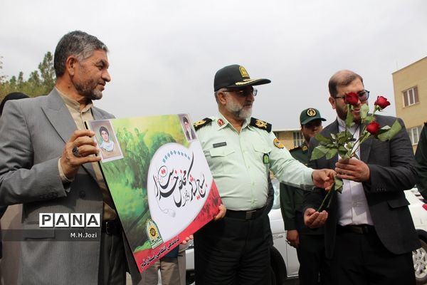 استقبال اعضای سازمان دانش‌آموزی قم از فرمانده انتظامی استان