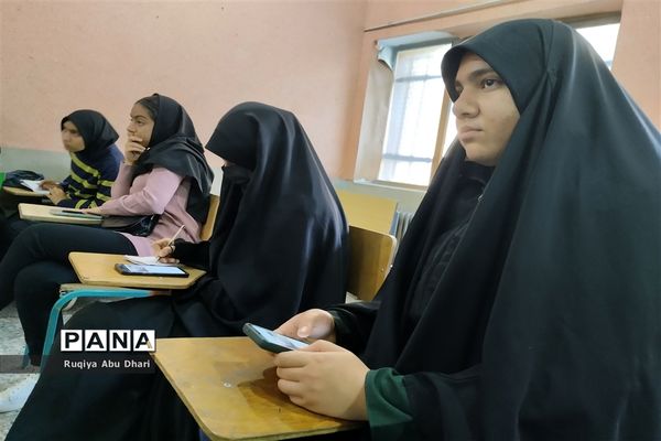 دومین کارگاه آموزشی خبرنویسی ویژه دانش‌آموز خبرنگاران دختر در کانون شهدای فرهنگی ملارد