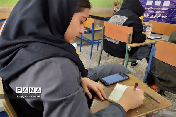 دومین کارگاه آموزشی خبرنویسی ویژه دانش‌آموز خبرنگاران دختر در کانون شهدای فرهنگی ملارد